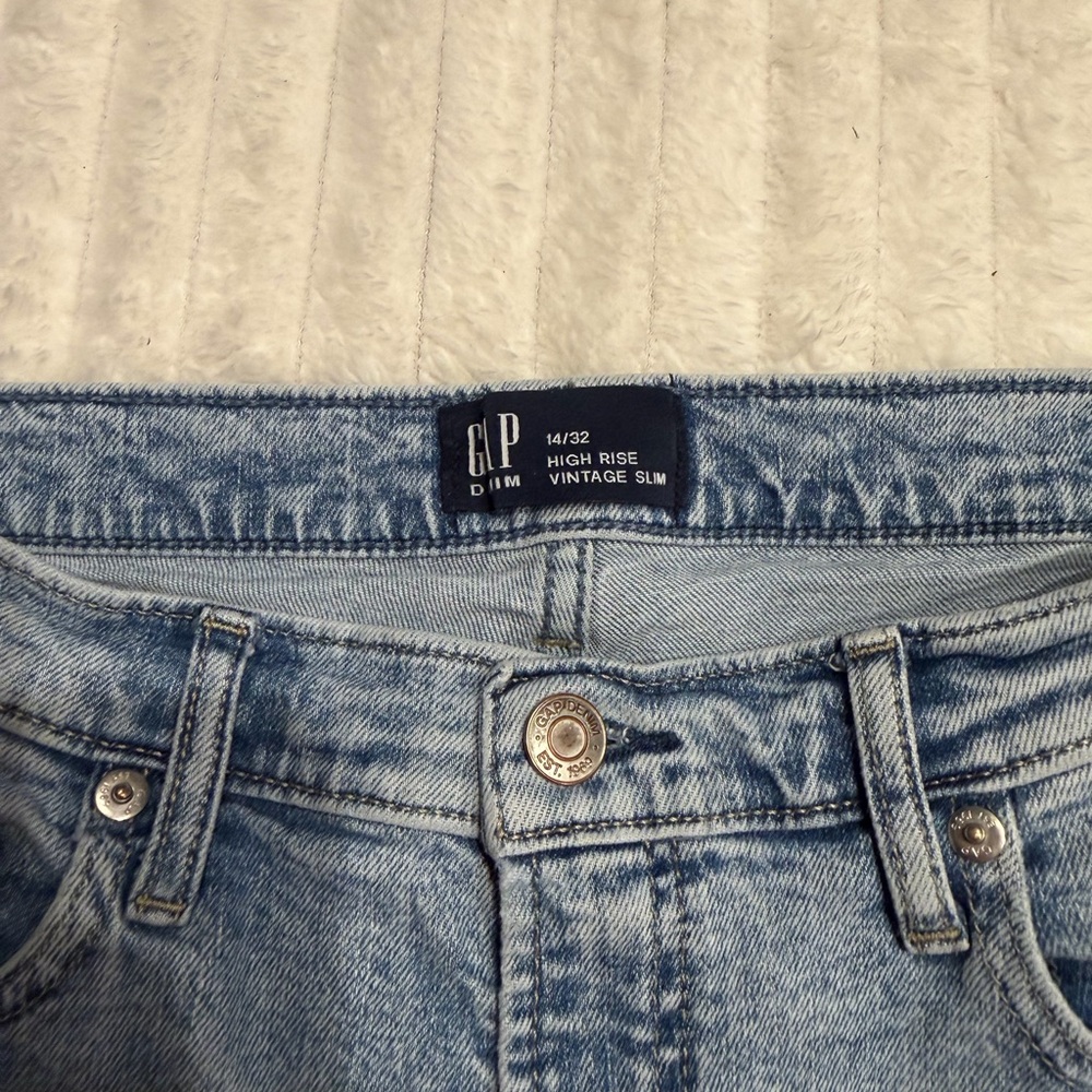 GAP High-Rise Vintage Slim Jeans in Light Blue Denim